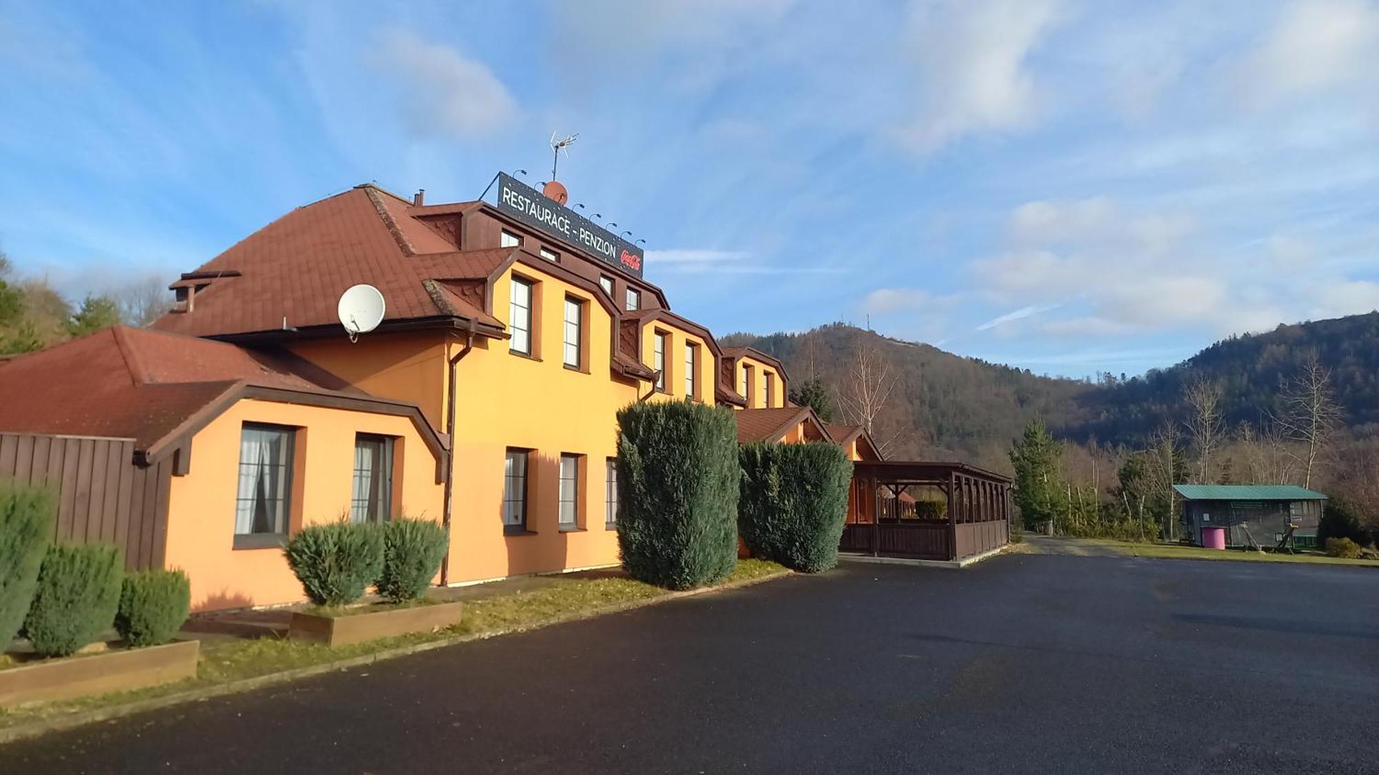 Hotel Formule Perštejn Exterior foto
